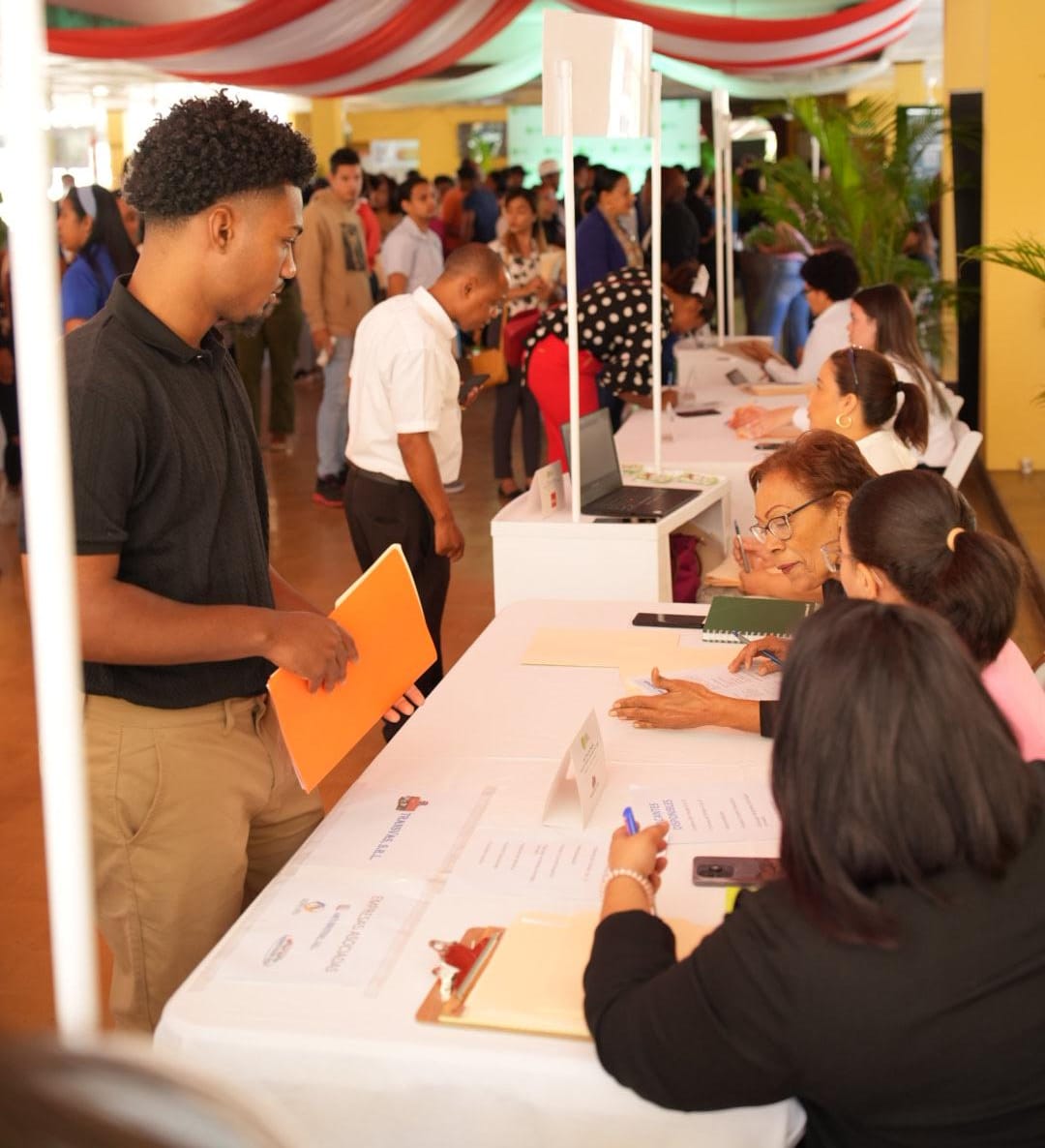 Cámara de Comercio La Vega realiza feria de empleo