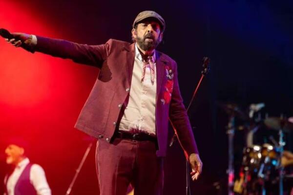 Juan Luis Guerra durante su última presentación en el Coliseo José Miguel Agrelot. / Fuente externa.