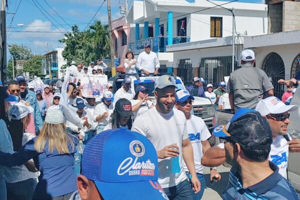 Vicepresidenta Raquel Peña en caravana en María Trinidad Sánchez. / Fuente interna.