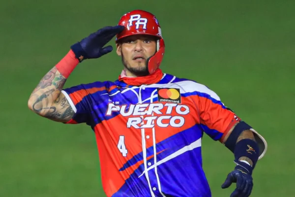 Yadier Molina está disfrutando su rol de dirigente con Puerto Rico