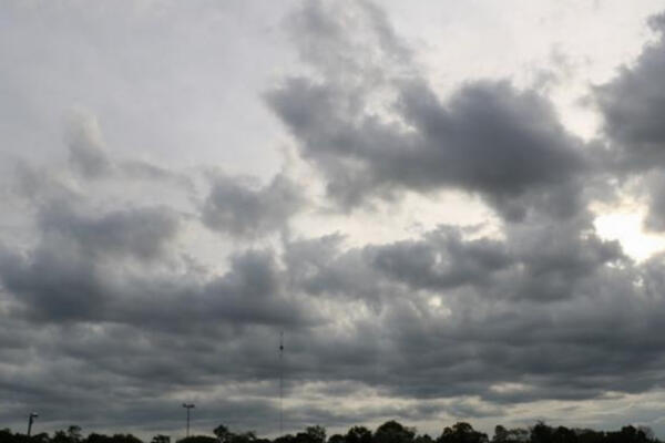 Cielo nublado y temperaturas calurosa para este viernes. (Foto: fuente externa)