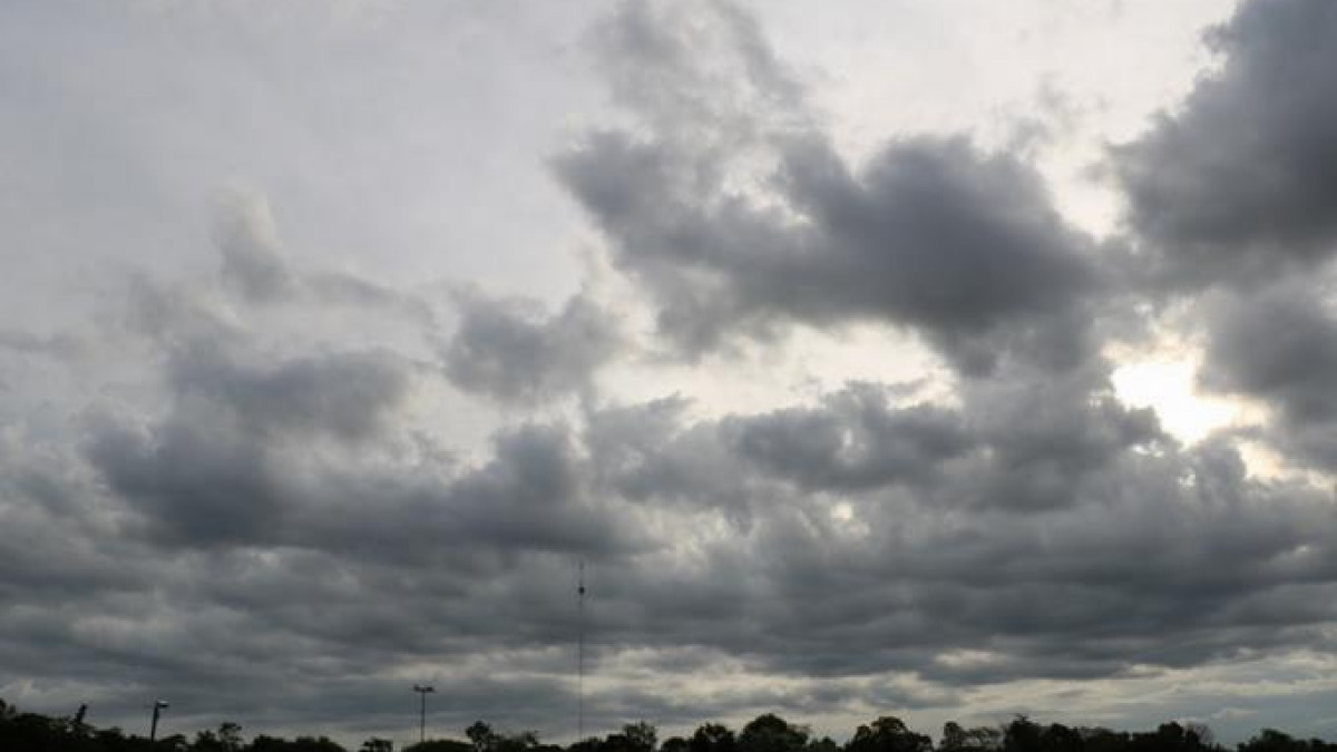 Cielo nublado y temperaturas calurosa para este viernes