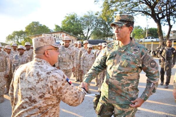 ministro de Defensa, teniente general Carlos Luciano Díaz Morfa. (Foto: fuente externa)