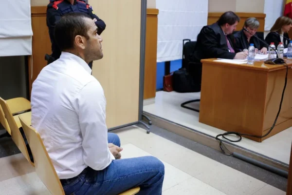 La sección 21 de la Audiencia de Barcelona ha confirmado que la defensa de Dani Alves ha depositado ya el millón de euros de fianza, por lo que ha acordado su libertad. Foto: Fuente externa