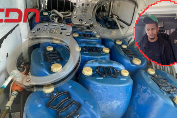 PN Apresa en flagrante delito dos personas sustrayendo combustible (Gasoil), de compañía de telecomunicaciones. Foto CDN Digital