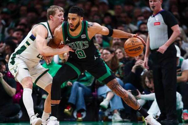 El dominicano Al Horford anotó ocho puntos en 38 minutos de acción, para ayudar en la victoria de Boston sobre Milwaukee.