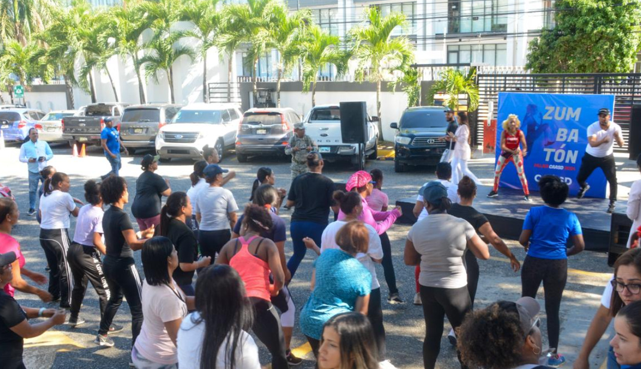 CAASD conmemora Día Internacional de la Mujer con zumbatón