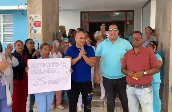 Personal hospitales San Vicente de Paúl y Federico Leopoldo Lavandier protestan. (Foto: feuente externa)