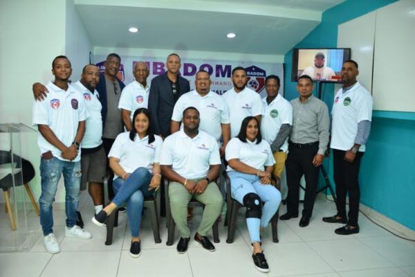 Este acto fue celebrado en Santo Domingo Este, donde la primera liga de balonmano profesional en RD informó sobre la dedicatoria del evento.