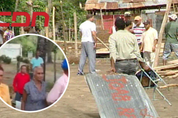 Grupo de comunitarios acusan familia de pretender despojarlos de sus terrenos en Sánchez Ramírez. Foto CDN Digital