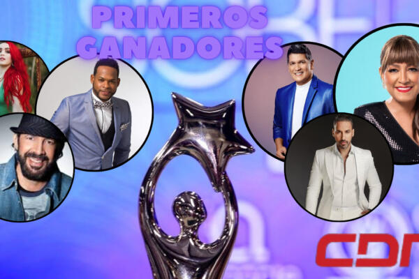 Primeros ganadores en Los Premios Soberanos celebrados en el Teatro Nacional. Foto CDN Digital