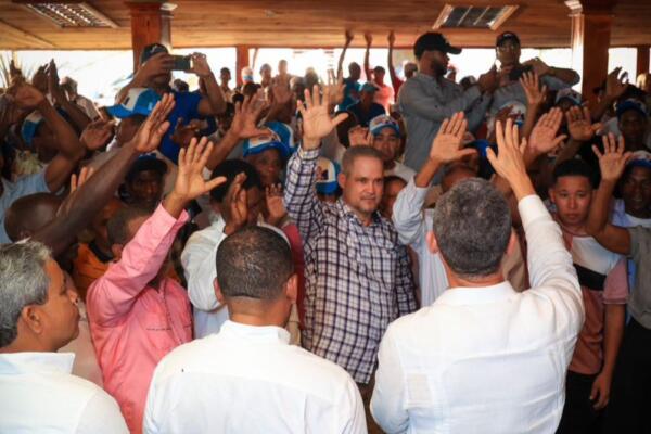 PRM juramenta dirigentes de la FP y el BIS. (Foto: fuente externa)
