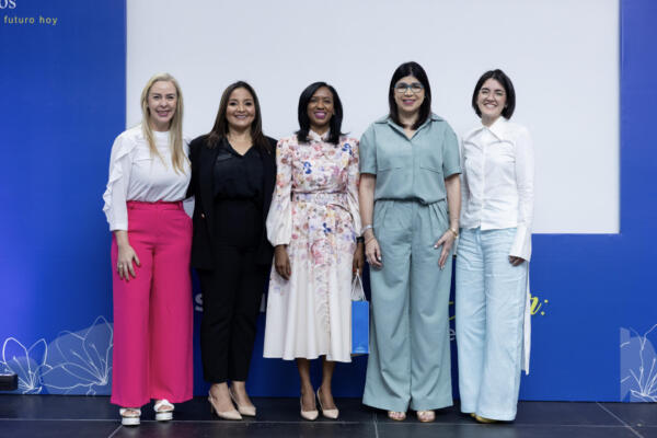 Maria De Freitas, Delba Martínez, Julissa Espinal, Ana Simó y Melissa Núñez