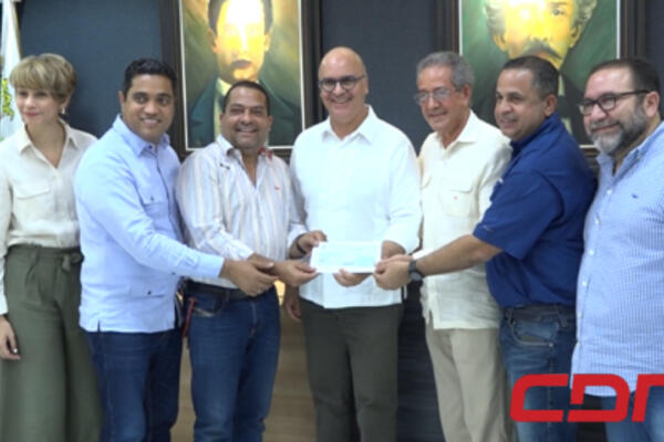 Ministro Administrativo de la Presidencia hizo entrega de 80.5 millones a instituciones en Constanza, Jarabacoa y La Vega