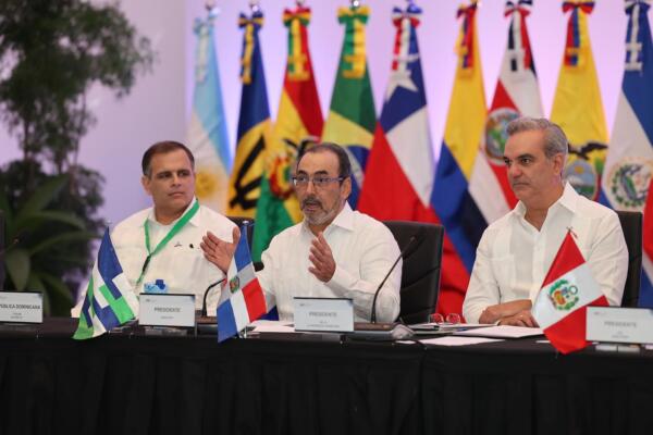 RD asume presidencia del Directorio de CAF