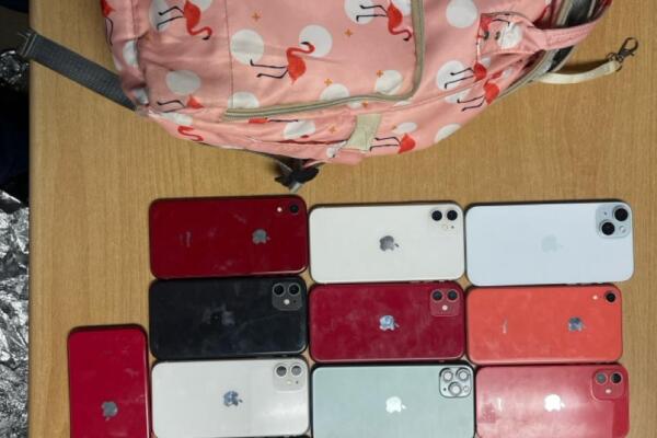 PN apresa dos hombres por intento de comerciar celulares robados. (Foto: fuente externa)
