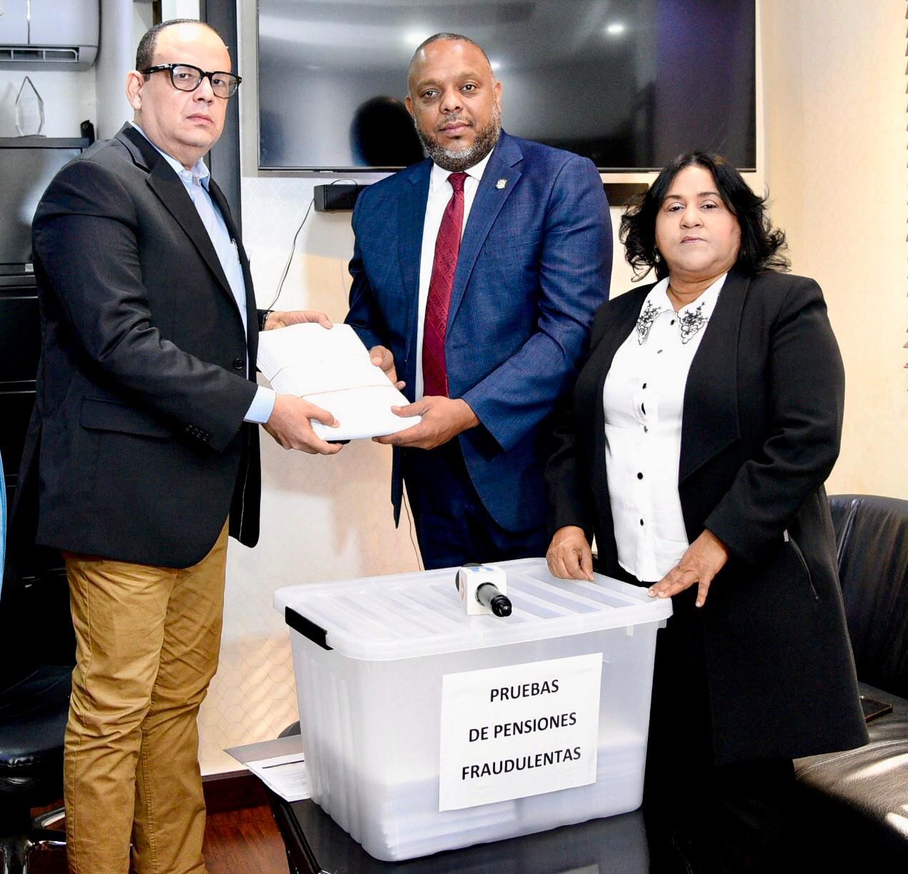 Diputados PLD denuncian irregularidades en otorgamiento pensiones solidarias