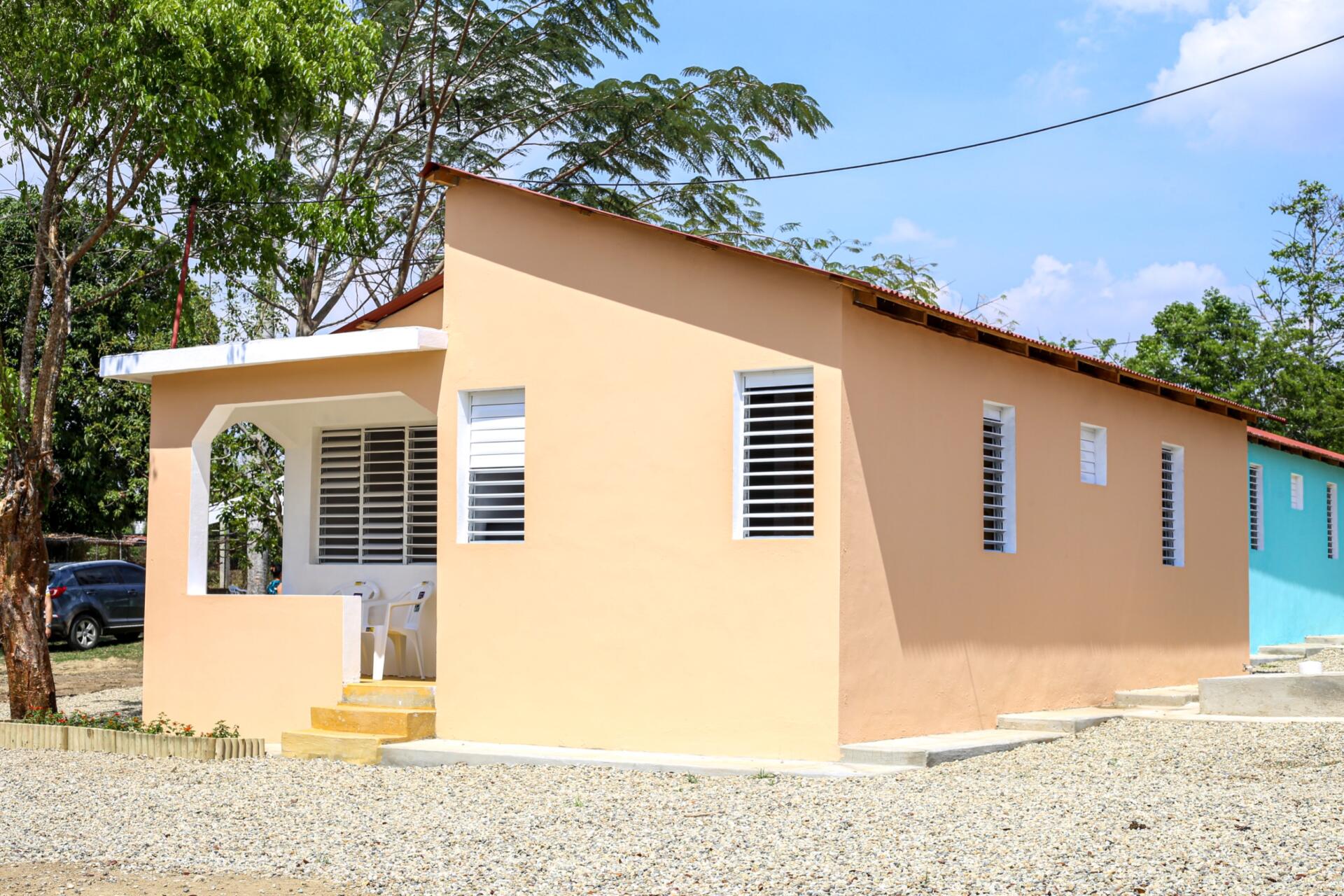 Cementos Cibao apoya programa Hábitat para la Humanidad