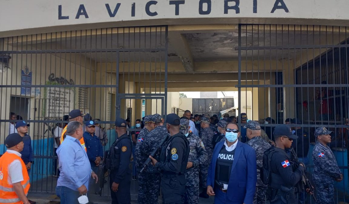 400 presos fueron trasladados a otras cárceles tras incendio en La Victoria