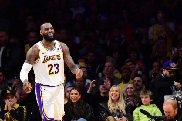 Lebron James mejor de la semana tras arribar a los 40 mil puntos