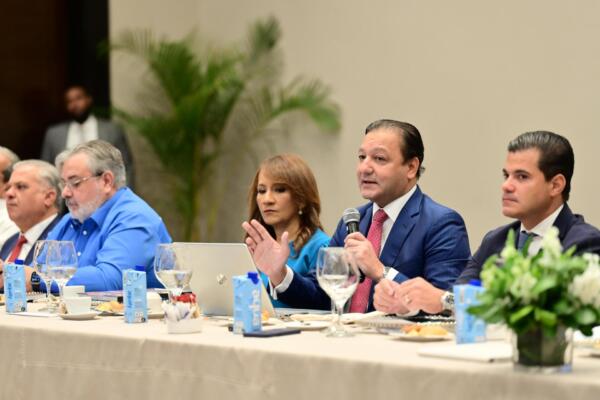 Abel presenta seis ejes de desarrollo turístico nacional