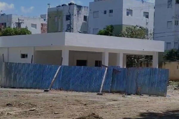 Fachada del Hospital Armida García durante remozamiento. Foto: Fuente externa 