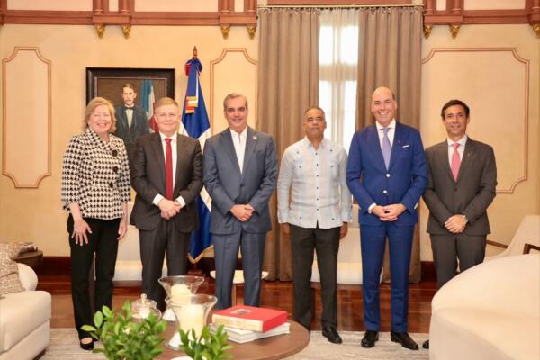 CEO global de Scotiabank y Presidente Abinader hablan sobre nueva visión del banco (Foto: fuente externa)