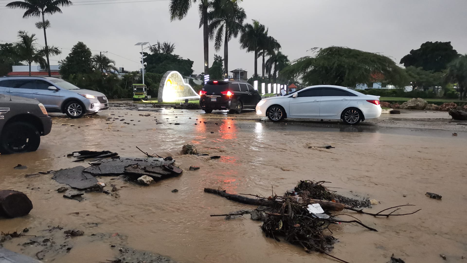 Cifras de la vaguada: 3,785 desplazados y 757 viviendas afectadas