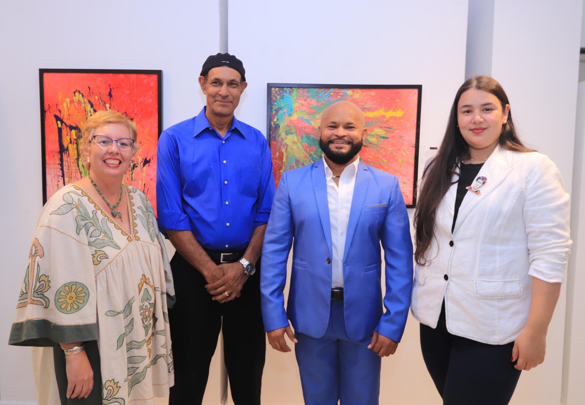 Luis Heredia exalta belleza caribeña con exposición artística