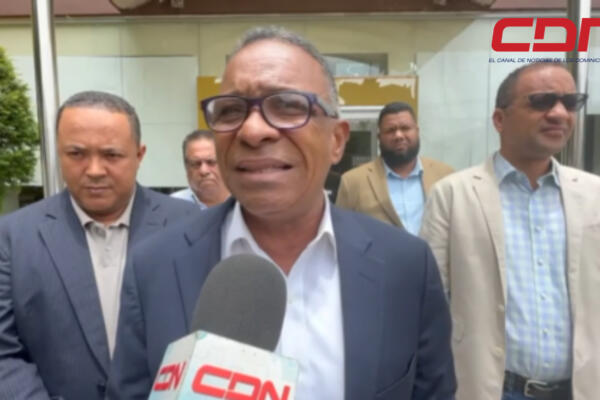 Marino Hernández y Wilson Aridez García del partido Fuerza del Pueblo. Foto CDN Digital