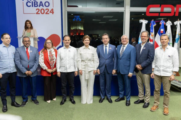 Presentes en el acto de inauguración ProCibao 2024. 