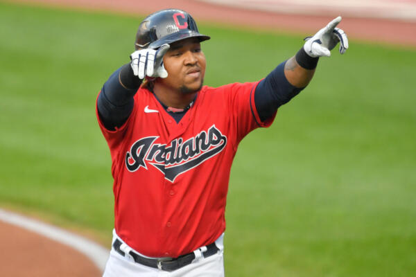 José Ramírez maltrata lanzador de Boston con tremendo jonrón de 384 pies con las bases llenas