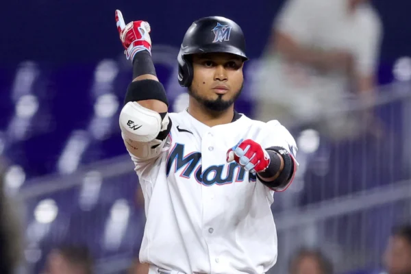 Luis Arráez motorizó ofensiva de los Marlins en triunfo ante Gigantes