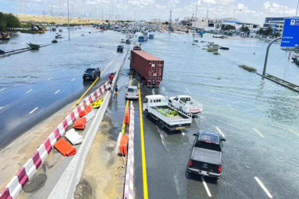 Lluvias provocan caos es Dubái hasta el momento deja 18 muertos