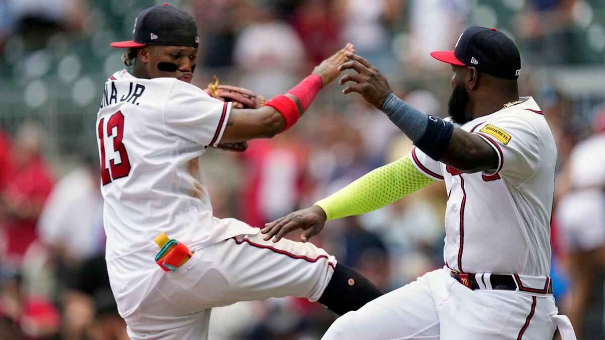 Con jonrones de Ozuna y Acuña los Bravos doblegan a los Astros