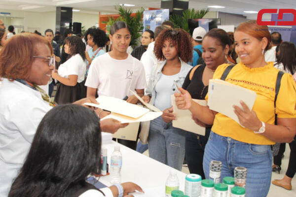 Esta feria está abierta a todas las personas interesadas en obtener empleo. Foto CDN Digital