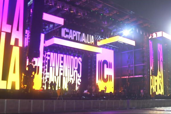 Tarima del festival Capitalía en el Estadio Olímpico, Félix Sánchez. Foto: CDN Digital 
