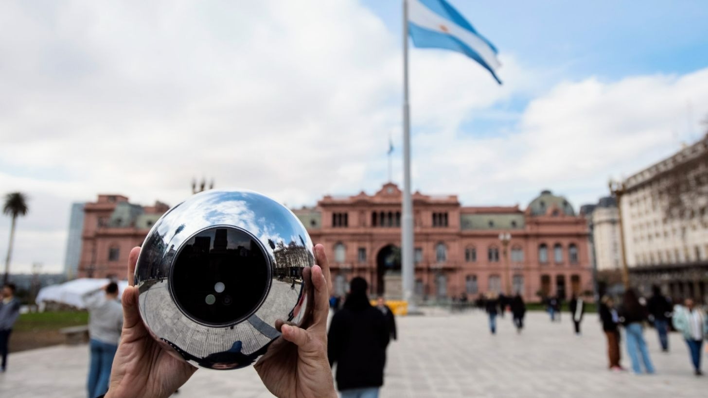 Tu iris a cambio de dinero o criptomonedas