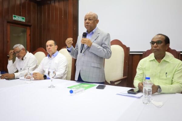 Francisco Guillermo García, director del Instituto Agrario Dominicano (IAD)