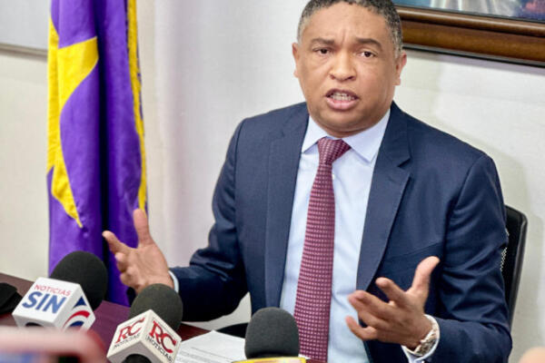 Yván Lorenzo: PLD no apoyará una reforma fiscal. (foto, fuente externa)