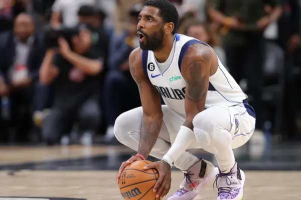 Kristaps Porzingis y Kyrie Irving, son elegidos Jugadores de la Semana en la NBA