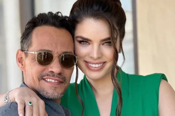 Marc Anthony y su esposa Nadia Ferreira. Foto: Fuente externa