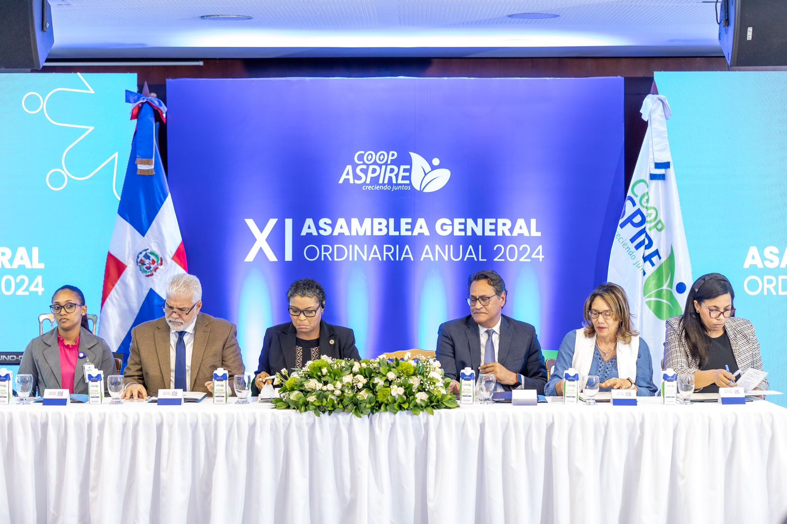 Luis Eduardo Rosario, gerente general, al presentar el balance financiero en el marco de la XI Asamblea General de Delegados. Foto: Fuente externa