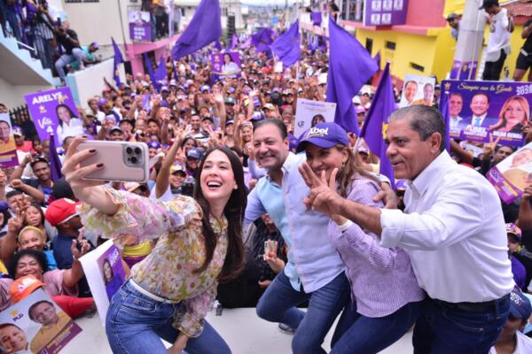 Abel en cierre de campaña Santiago
Foto: fuente externa