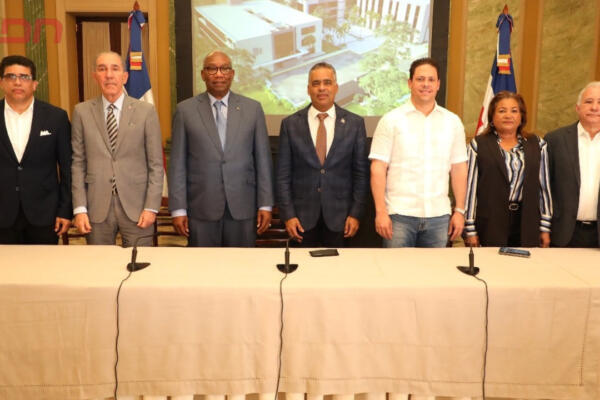 Anuncian la construcción del Centro UASD en Santo Domingo Este que impactará a los municipios La Victoria, San Luis, Boca Chica y Guerra. Foto: CDN Digital 