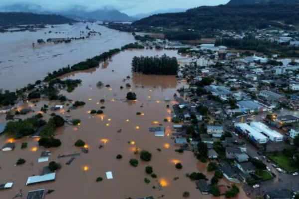 Aumenta a 57 el número de víctimas mortales por inundaciones en Brasil