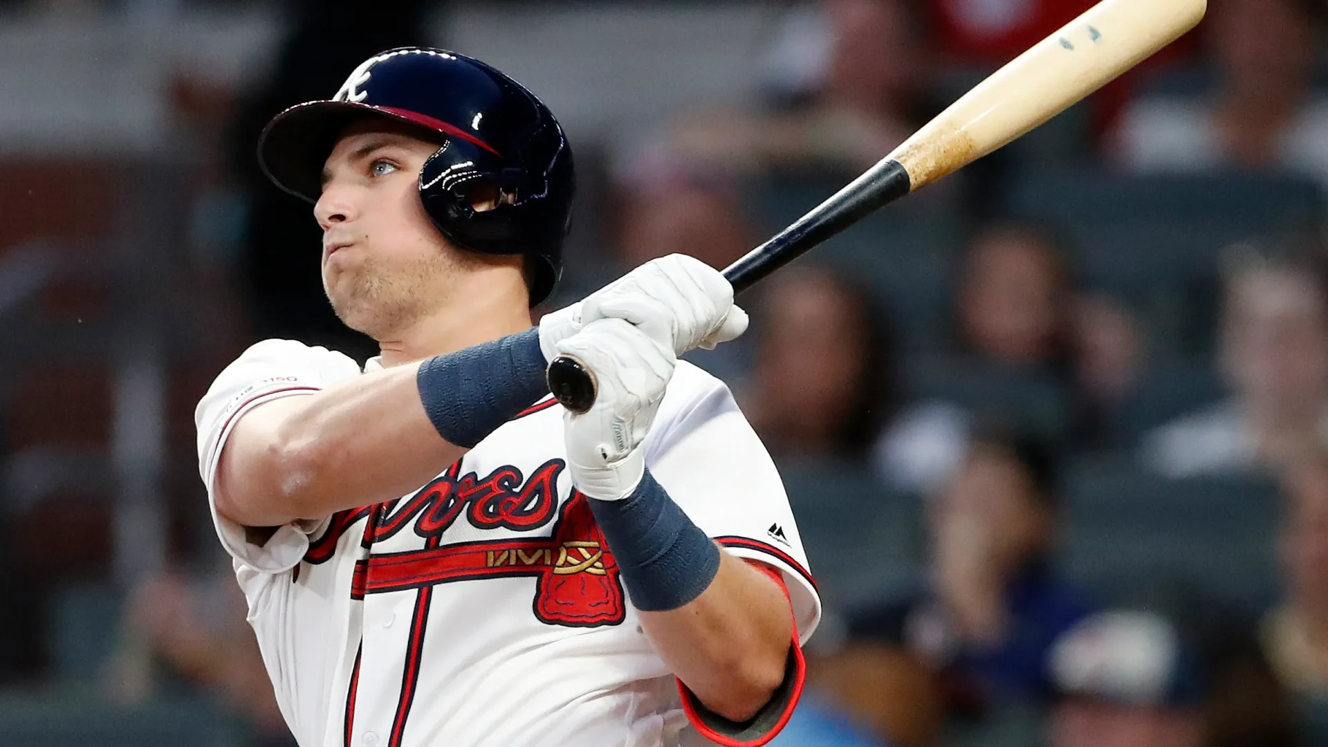 Chris Sale y Austin Riley conducen a los Bravos a una victoria sobre los Marineros