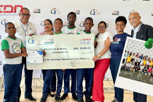 Premian a estudiantes por recolectaron un total de 4,304 kilogramos de plásticos. Fotos CDN Digital