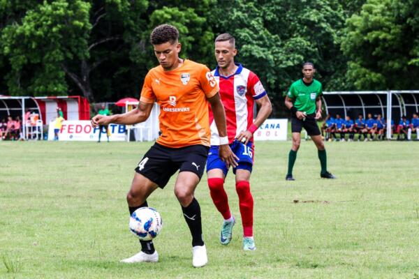 Con esta victoria Delfines del Este llegó a 15 puntos en el torneo, en tanto que Cibao FC pese a la derrota se mantiene en la primera posición.