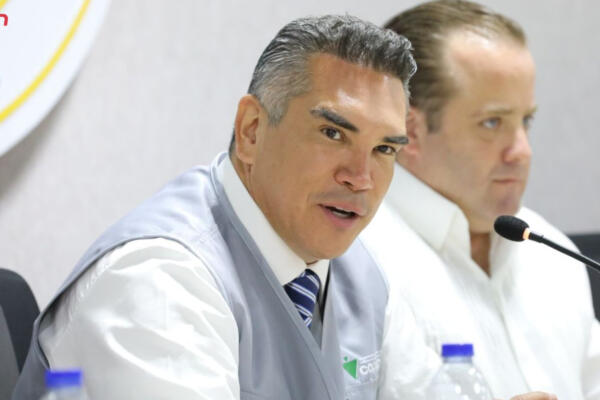 El director de la Copppal, Alejandro Moreno Cárdenas y el presidente del PRM, José Ignacio Paliza. Foto: Fuente externa 